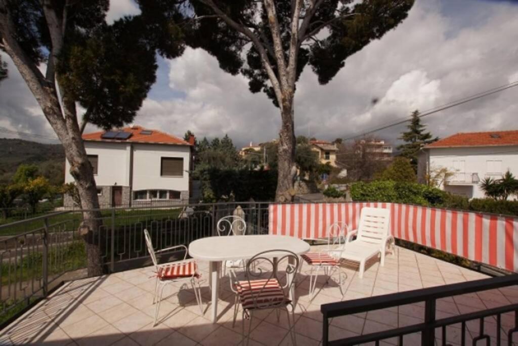 Casa Belvedere Diano Castello Extérieur photo